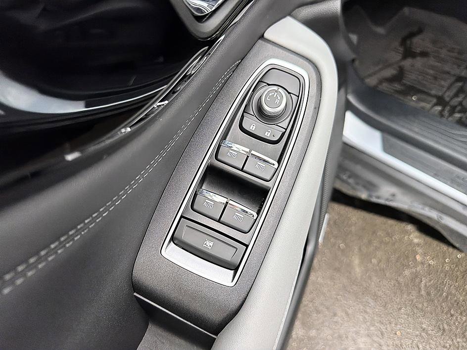 Used 2025 Subaru Outback Limited w/ Popular Package #2 image 10