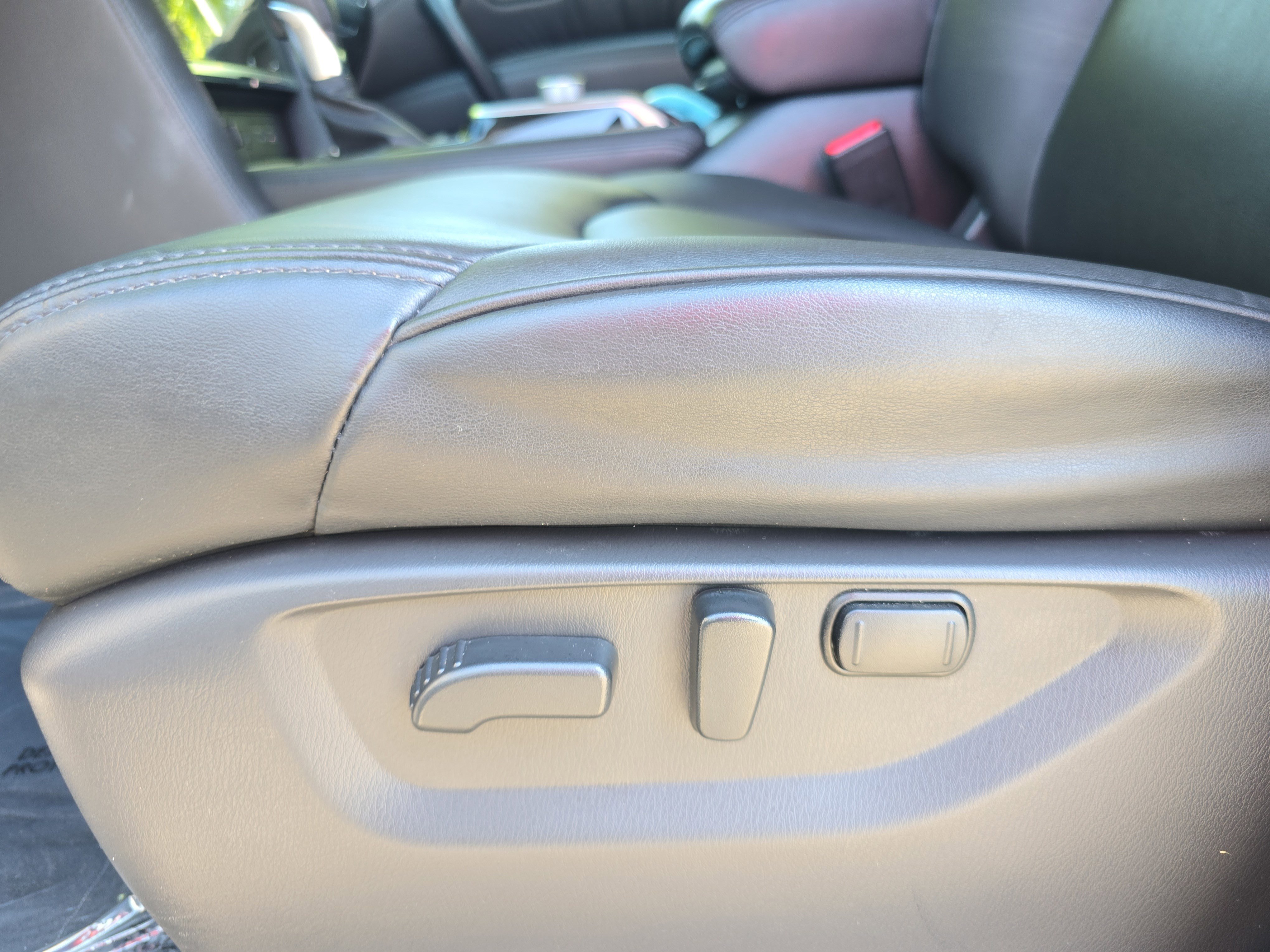 Used 2024 Nissan Armada SV AWD/4WD image 26