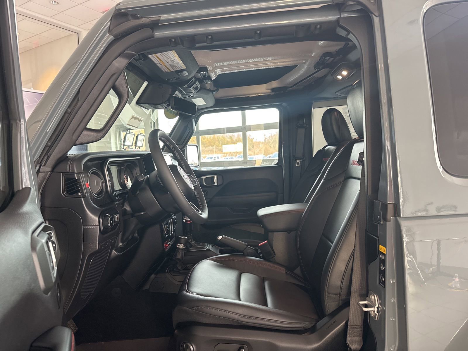 Used 2025 Jeep Wrangler Rubicon image 18