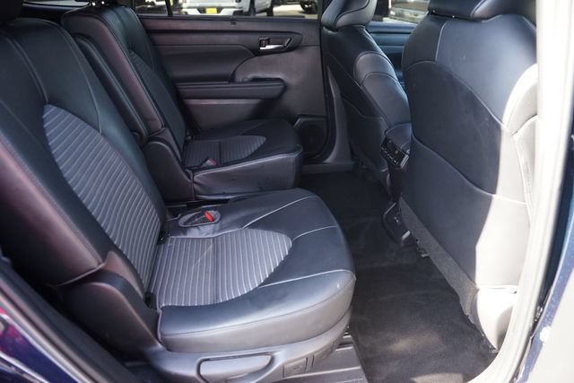 Used 2022 Toyota Highlander XSE AWD/4WD image 18