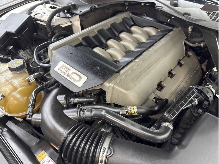 Used 2015 Ford Mustang GT Premium w/ Equipment Group 401A RWD image 20