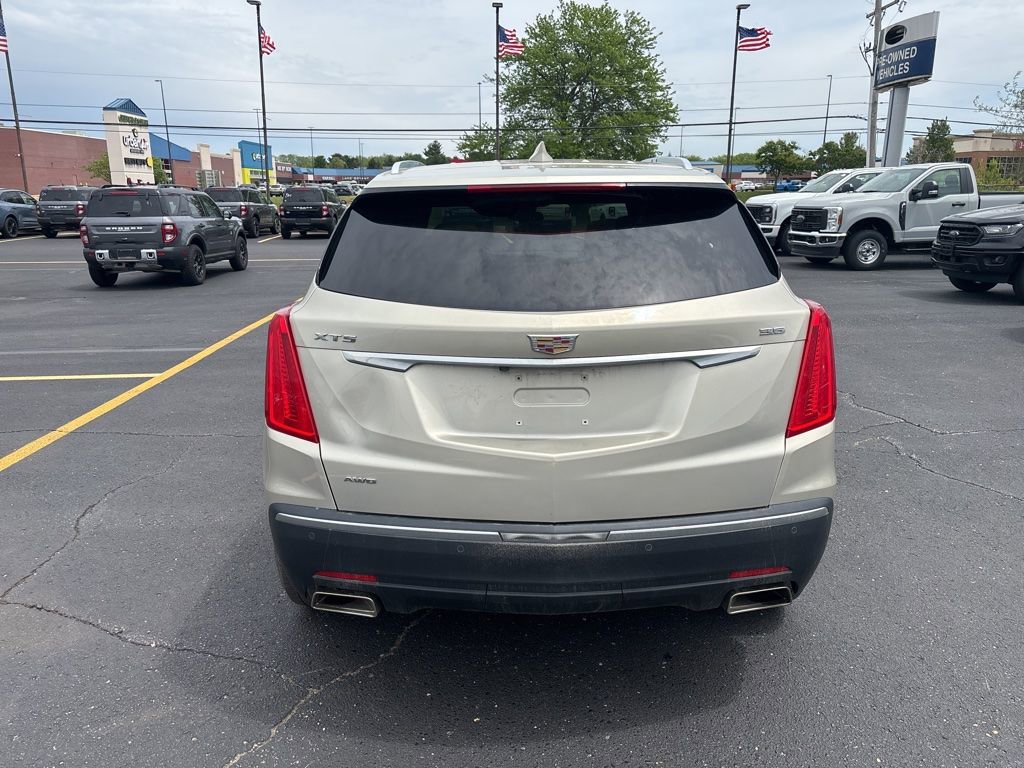 Used 2017 Cadillac XT5 Luxury w/ Driver Awareness Package AWD/4WD image 6