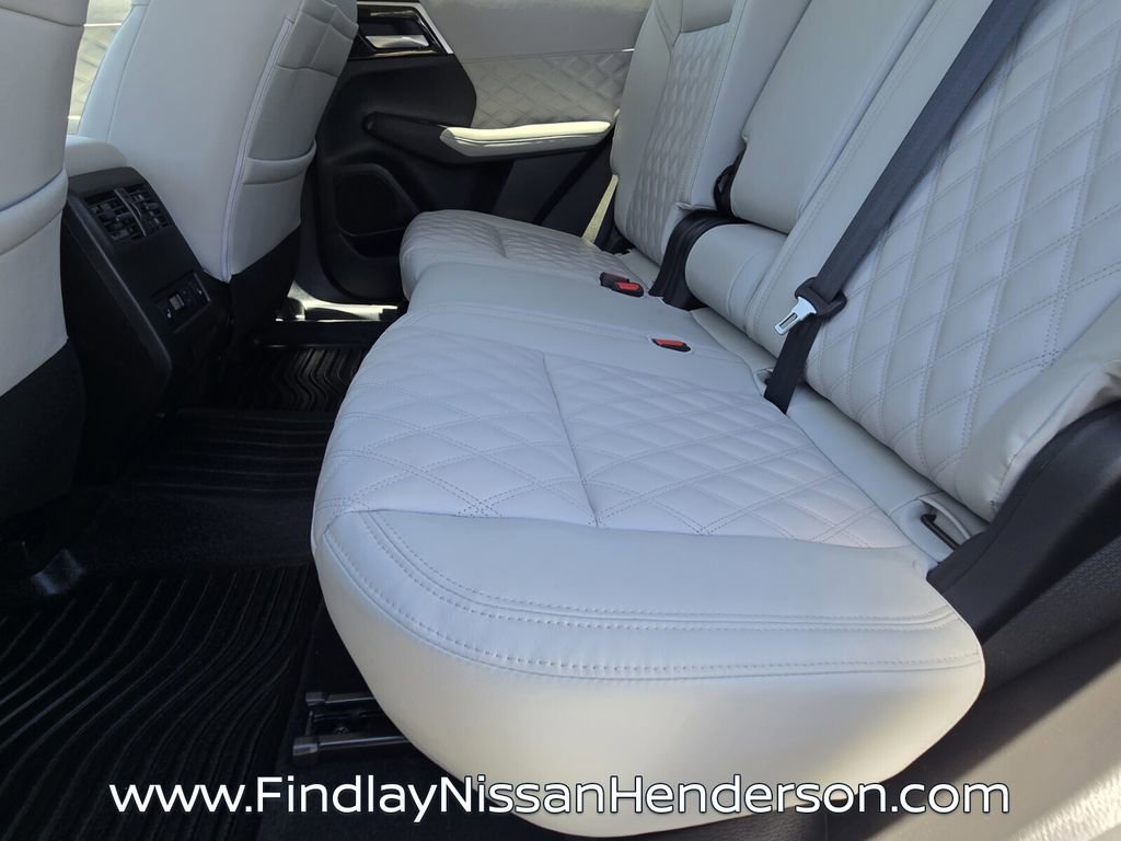 Used 2024 Mitsubishi Outlander SEL FWD image 12