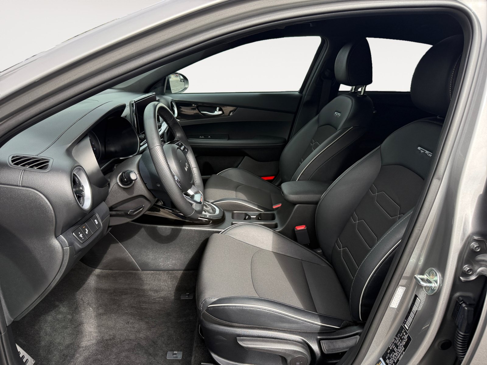 Used 2023 Kia Forte GT-Line w/ GT-Line Technology Package FWD image 10