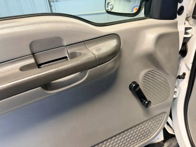 Used 2003 Ford F250 XL image 6