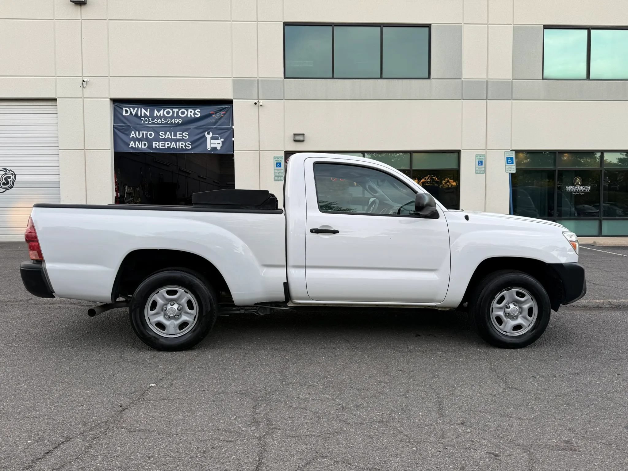 Used 2014 Toyota Tacoma 2WD Regular Cab image 3