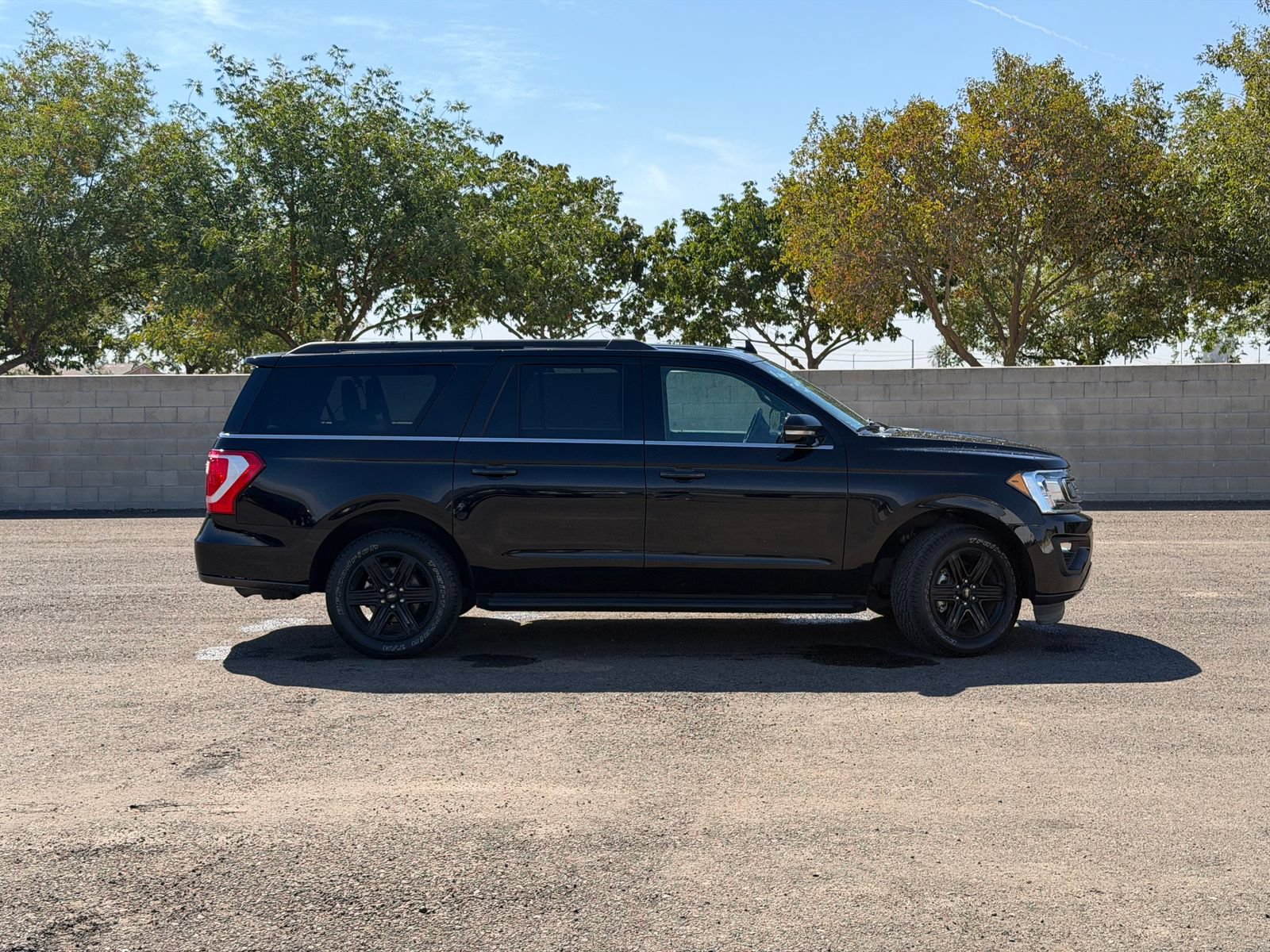 Certified 2020 Ford Expedition Max XLT w/ Black Accent Package RWD image 2