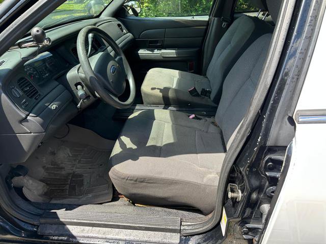 Used 2011 Ford Crown Victoria Police Interceptor image 9