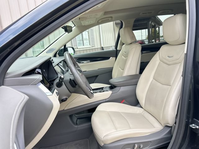 Used 2023 Cadillac XT6 Premium Luxury w/ Technology Package AWD/4WD image 28
