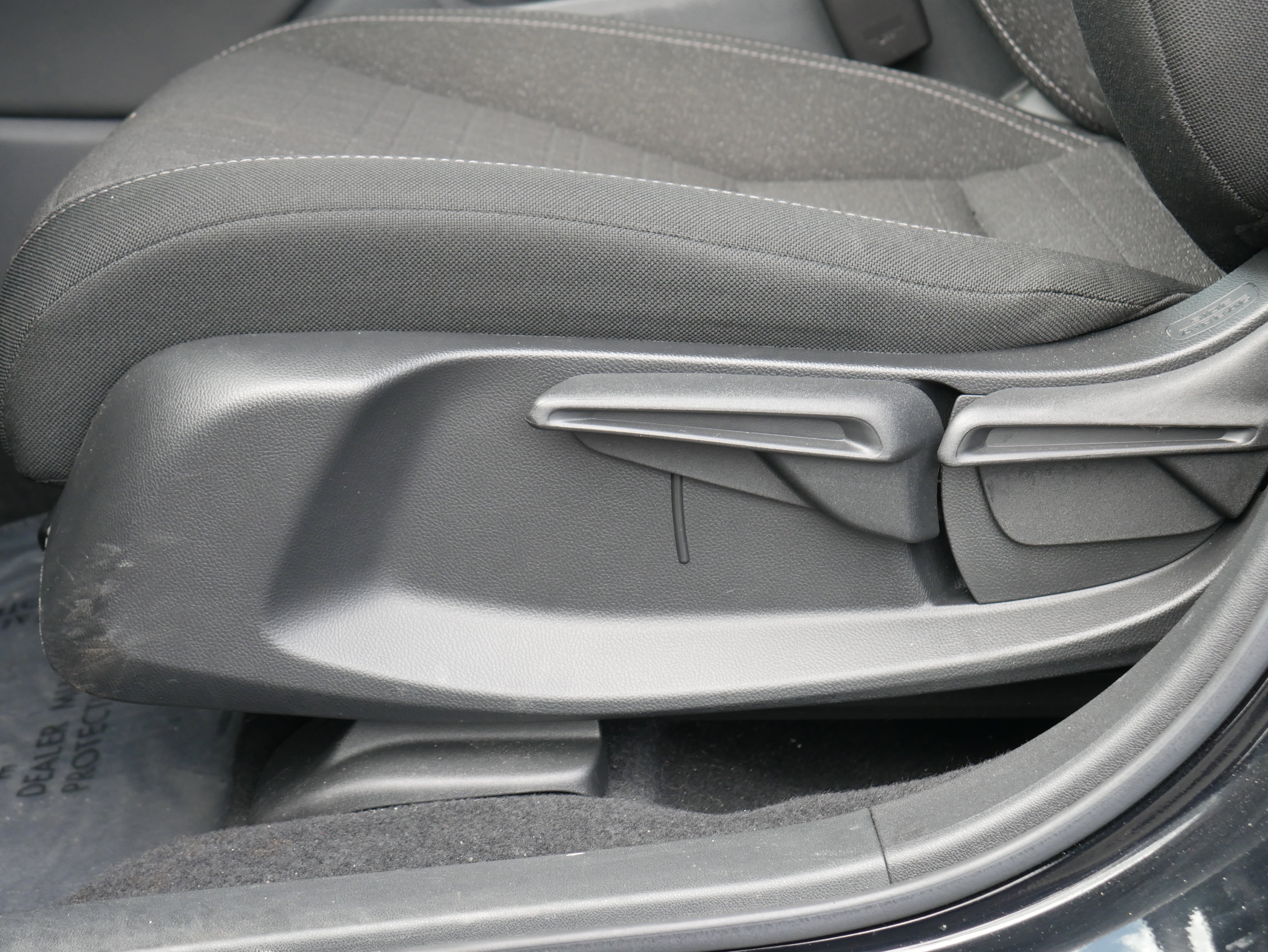 Used 2024 Honda HR-V LX image 13