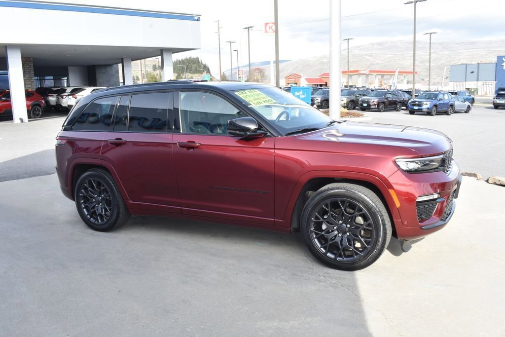 Used 2025 Jeep Grand Cherokee Summit w/ Adv Protech Group IV AWD/4WD image 7