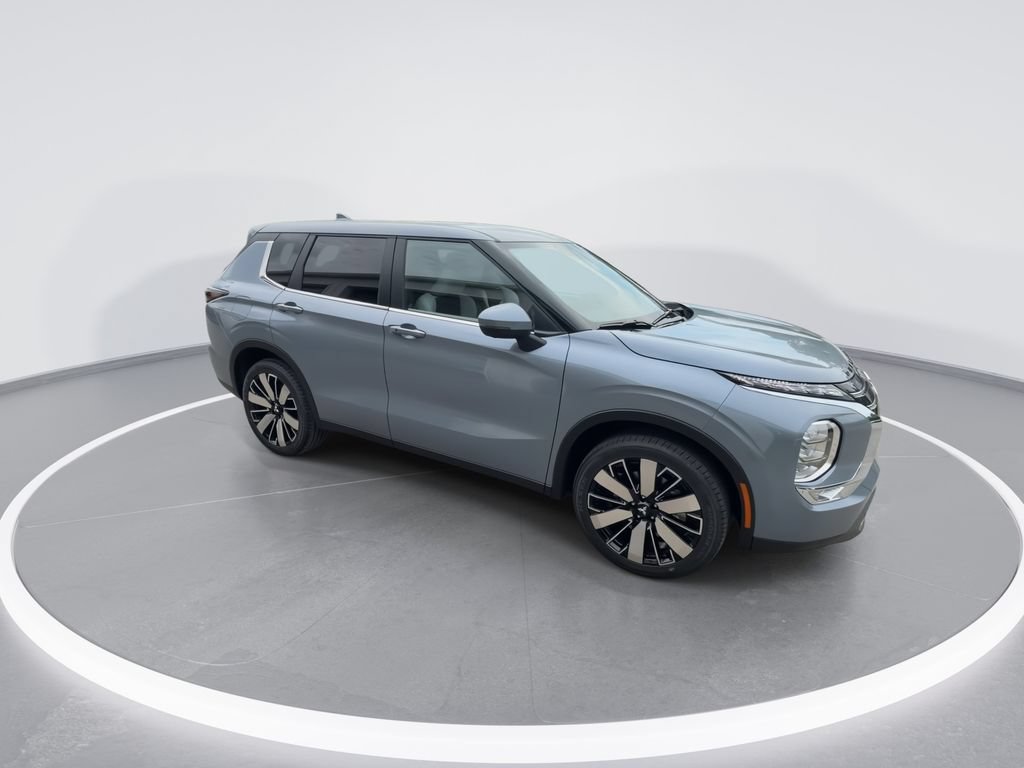 New 2026 Mitsubishi Outlander SE FWD image 2