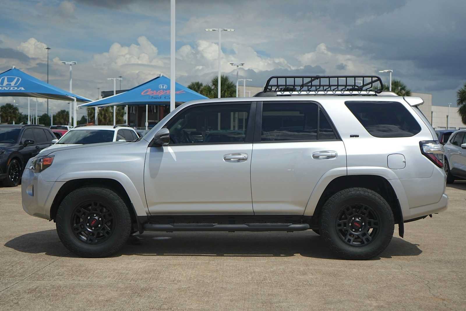 Used 2023 Toyota 4Runner SR5 Premium w/ Moonroof Package RWD image 3