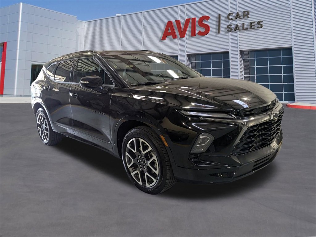 Used 2025 Chevrolet Blazer RS image 3
