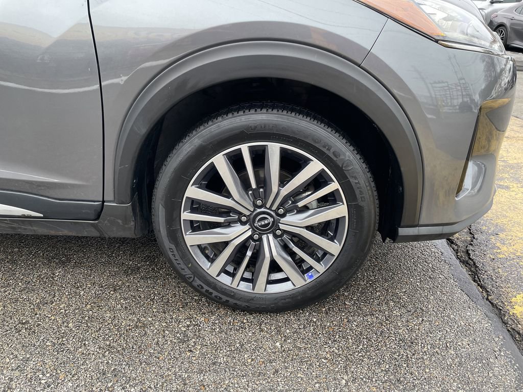 Used 2024 Nissan Kicks SR image 11