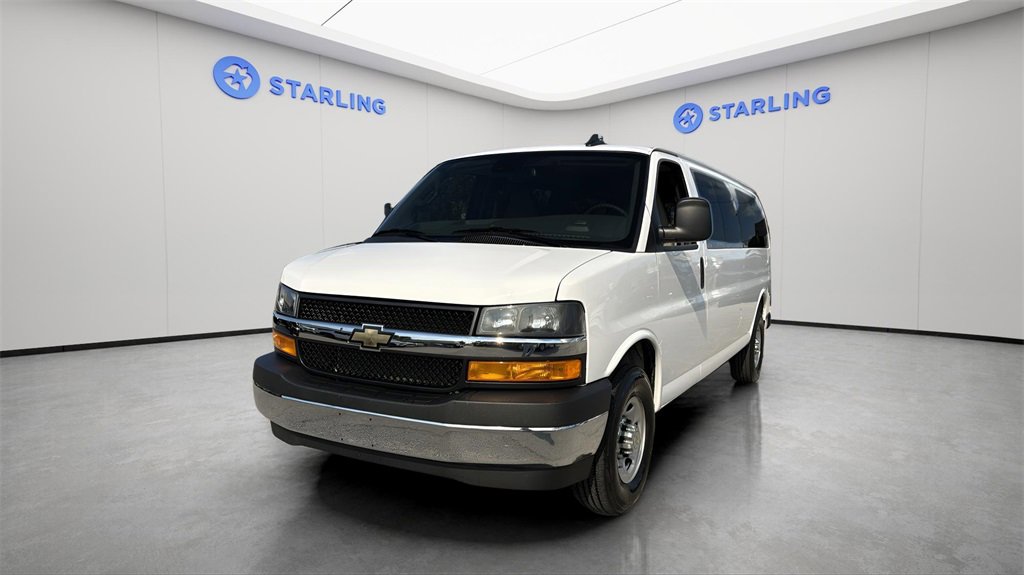 Used 2025 Chevrolet Express 3500 LT w/ LT Preferred Equipment Group image 16