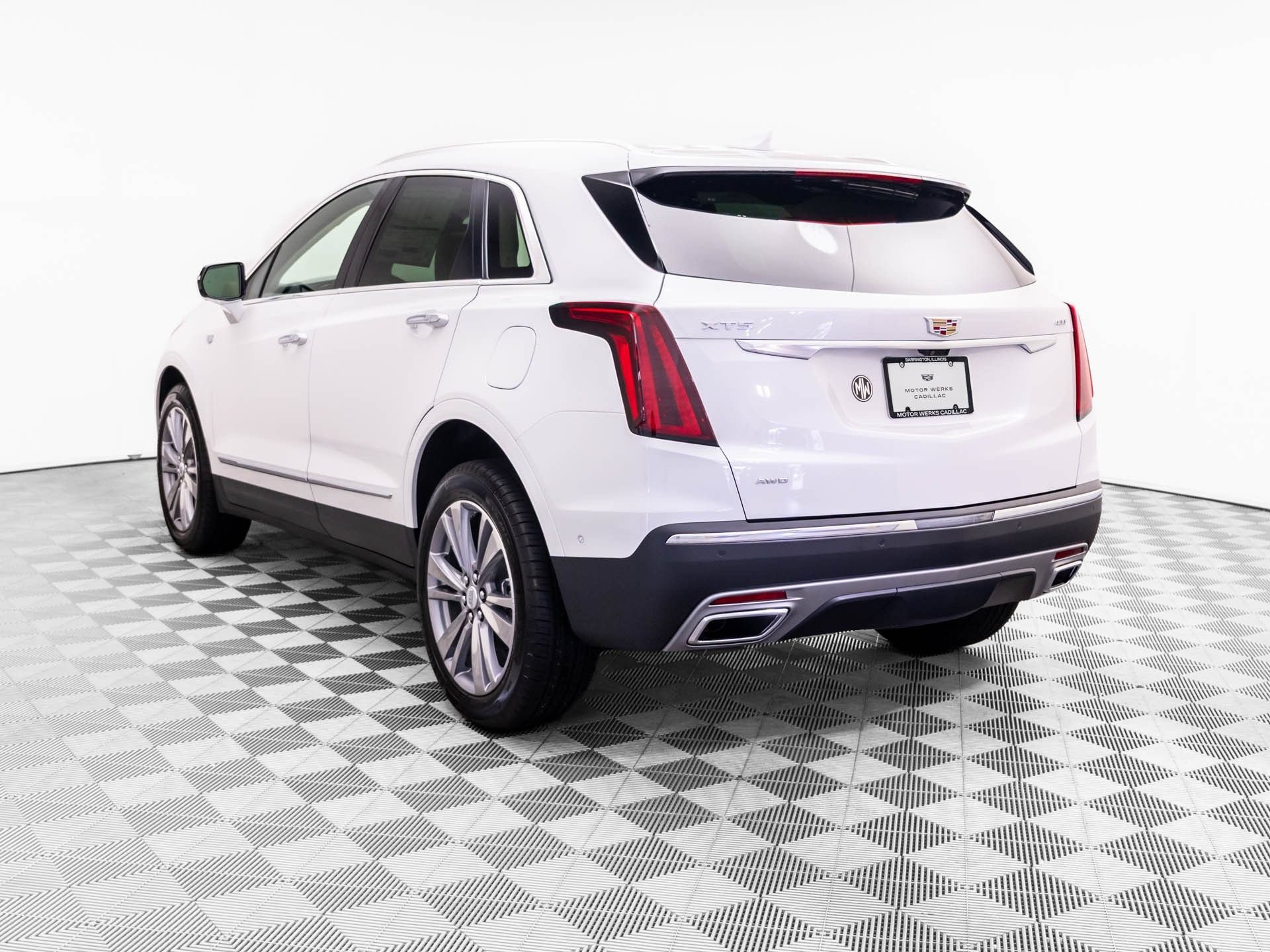 New 2026 Cadillac XT5 Premium Luxury w/ Driver Assist Package AWD/4WD image 3