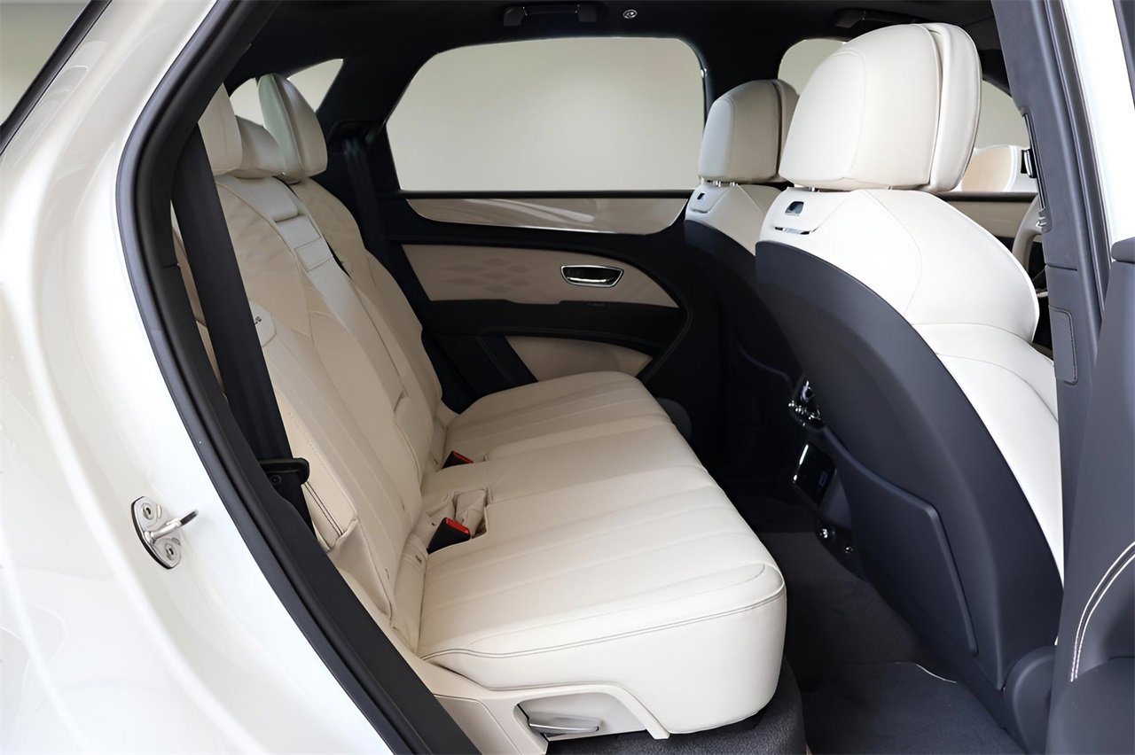 New 2025 Bentley Bentayga image 18