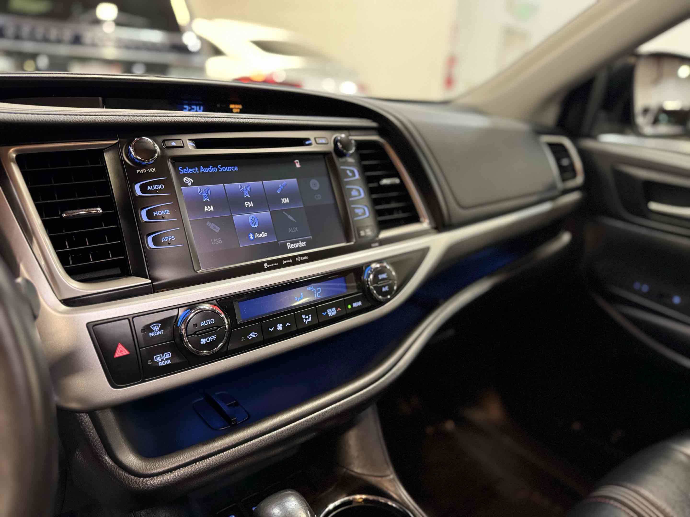 Used 2019 Toyota Highlander XLE image 42