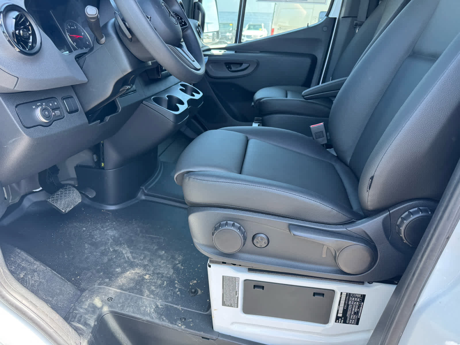 New 2024 Mercedes-Benz Sprinter 4500 image 12