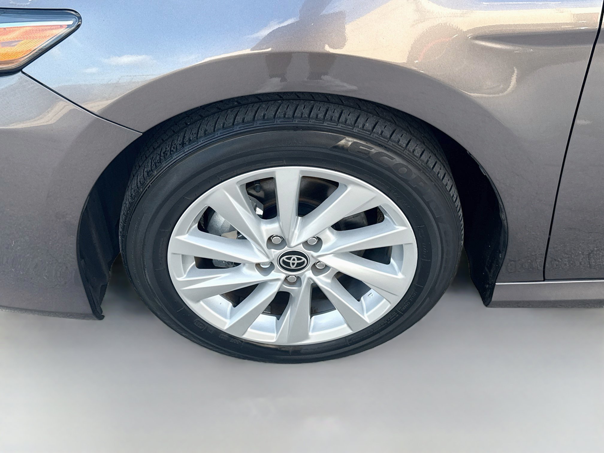 Used 2024 Toyota Camry LE FWD image 35