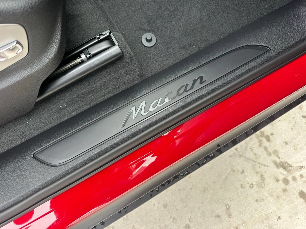 Certified 2026 Porsche Macan Turbo AWD/4WD image 23