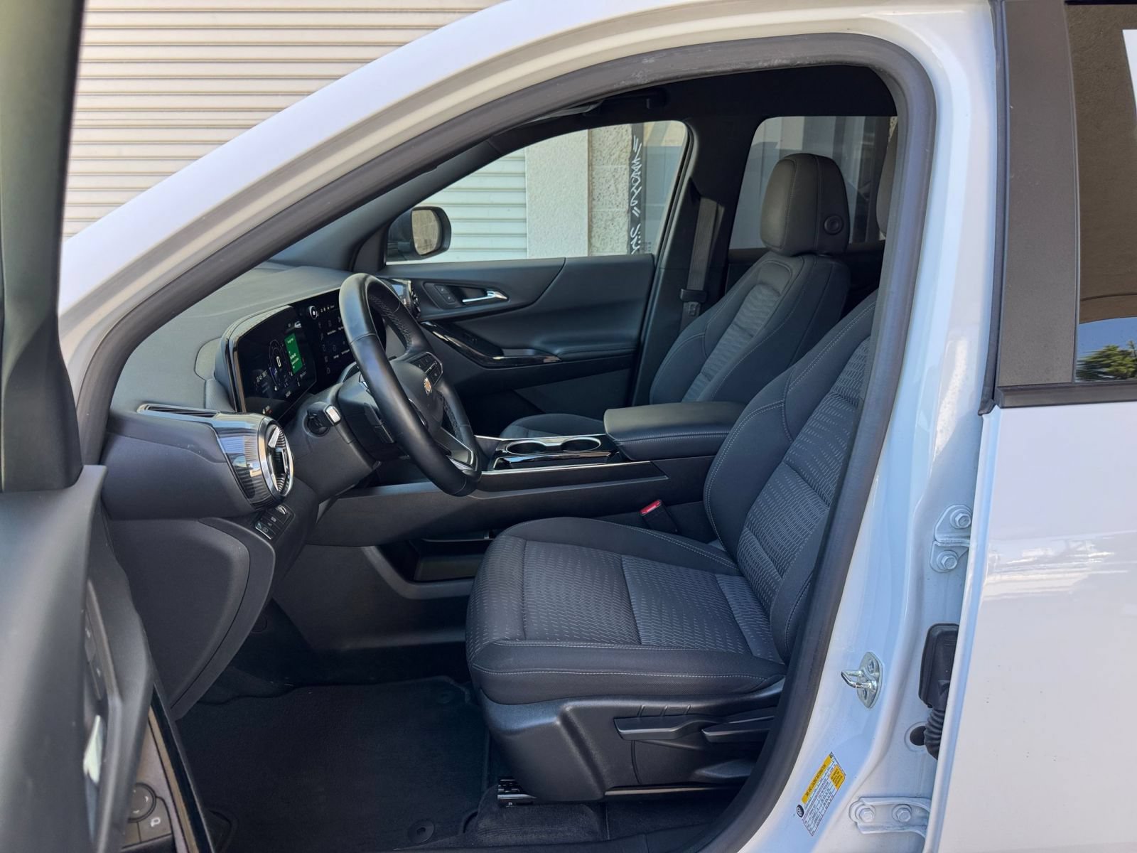Used 2025 Chevrolet Equinox LT FWD image 27