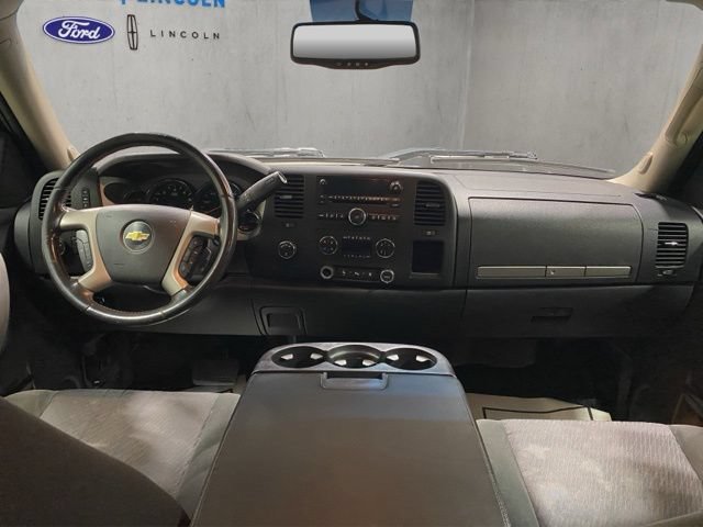Used 2011 Chevrolet Silverado 1500 LT w/ All-Star Edition AWD/4WD image 2