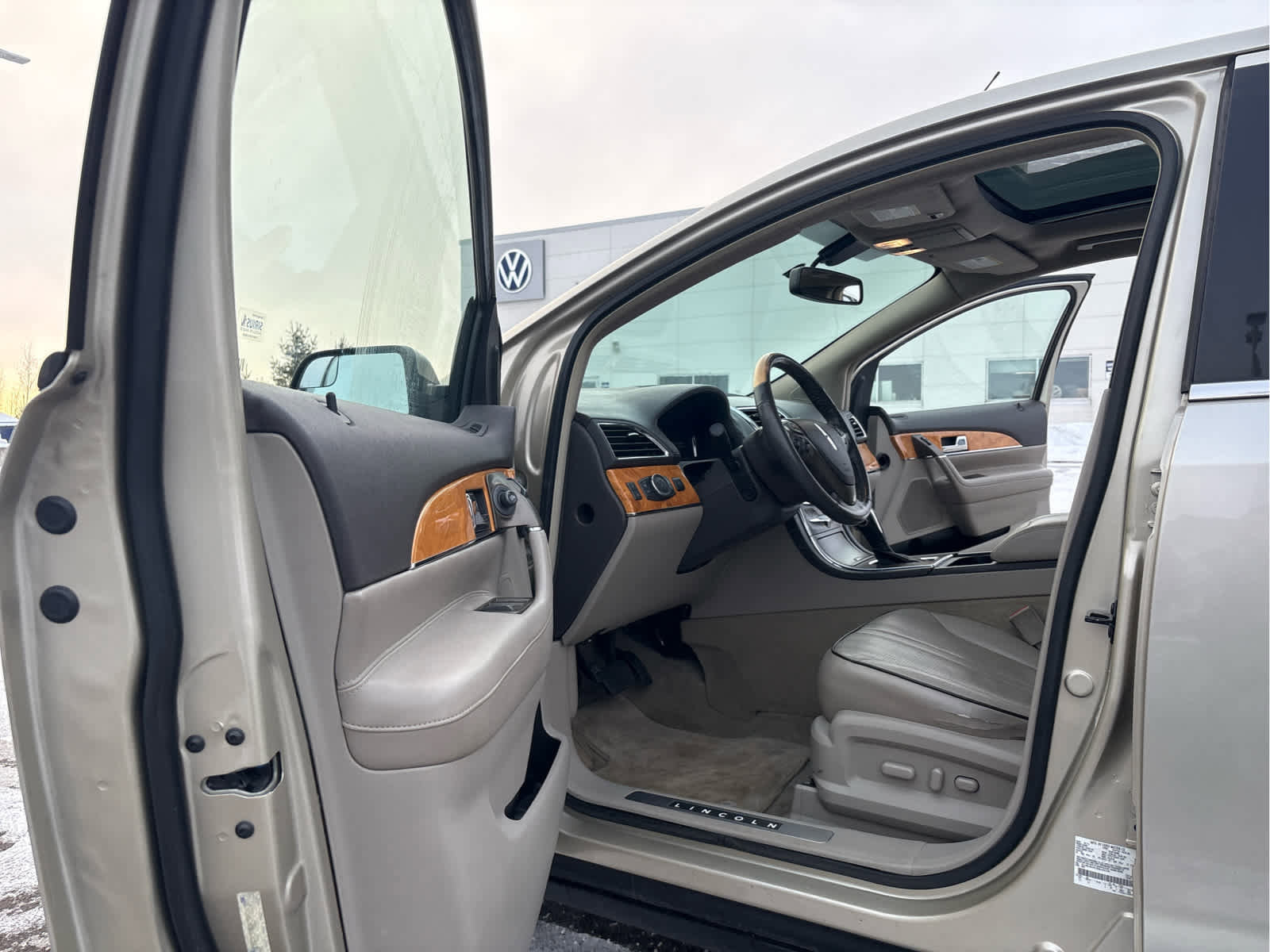 Used 2011 Lincoln MKX AWD w/ 101A Rapid Spec Order Code image 49