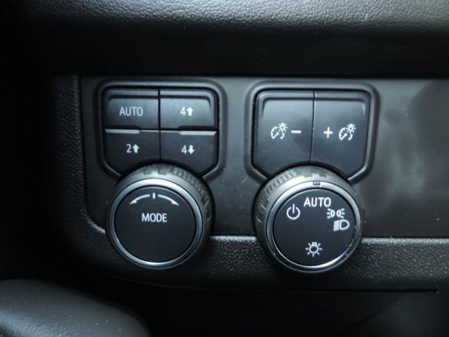 Certified 2024 Chevrolet Suburban Z71 w/ Luxury Package image 33