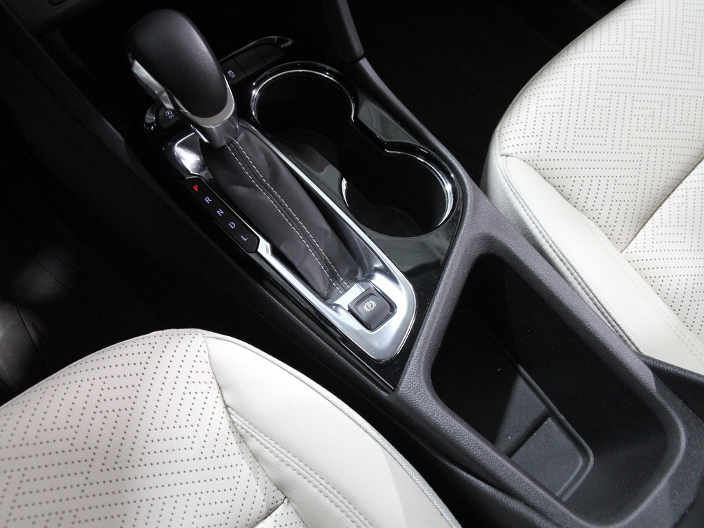 Used 2023 Buick Encore GX Essence w/ Experience Buick Package image 15