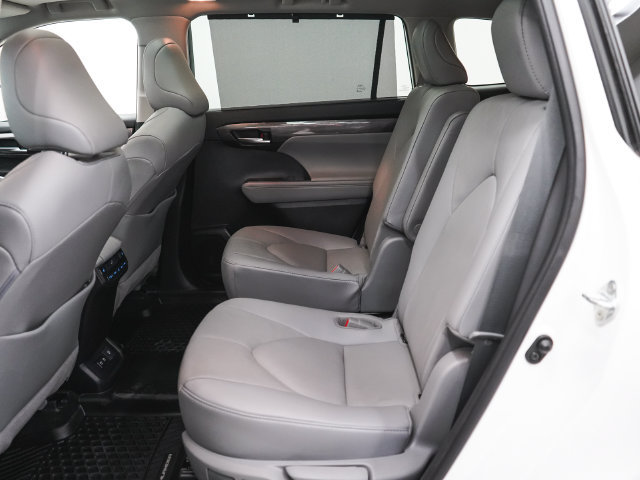 Used 2021 Toyota Highlander Platinum AWD/4WD image 42