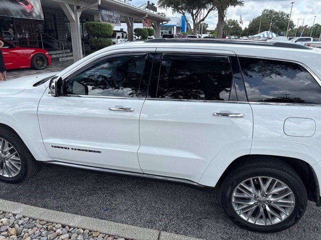 Used 2017 Jeep Grand Cherokee Summit AWD/4WD image 5