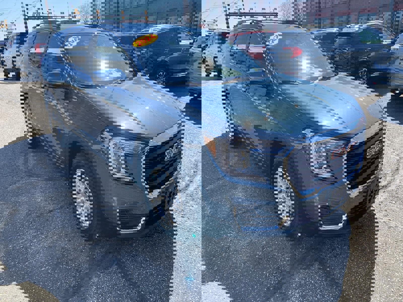 Used 2024 GMC Terrain SLE w/ Driver Convenience Package image 15