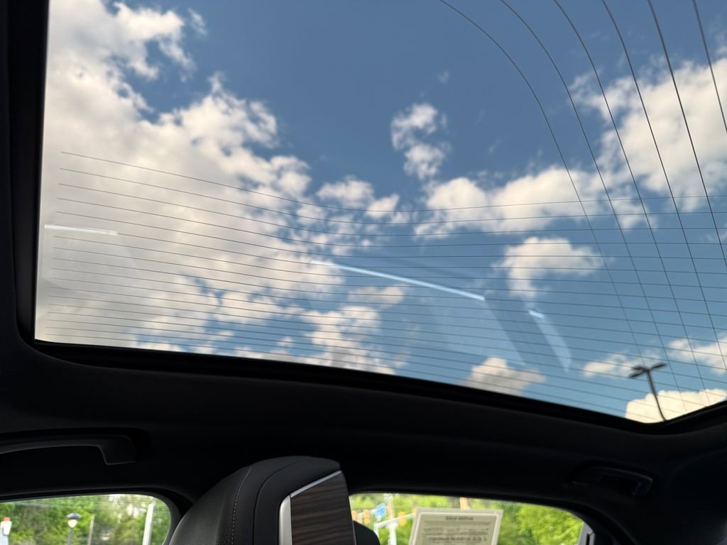 Certified 2023 BMW i7 xDrive60 AWD/4WD image 33