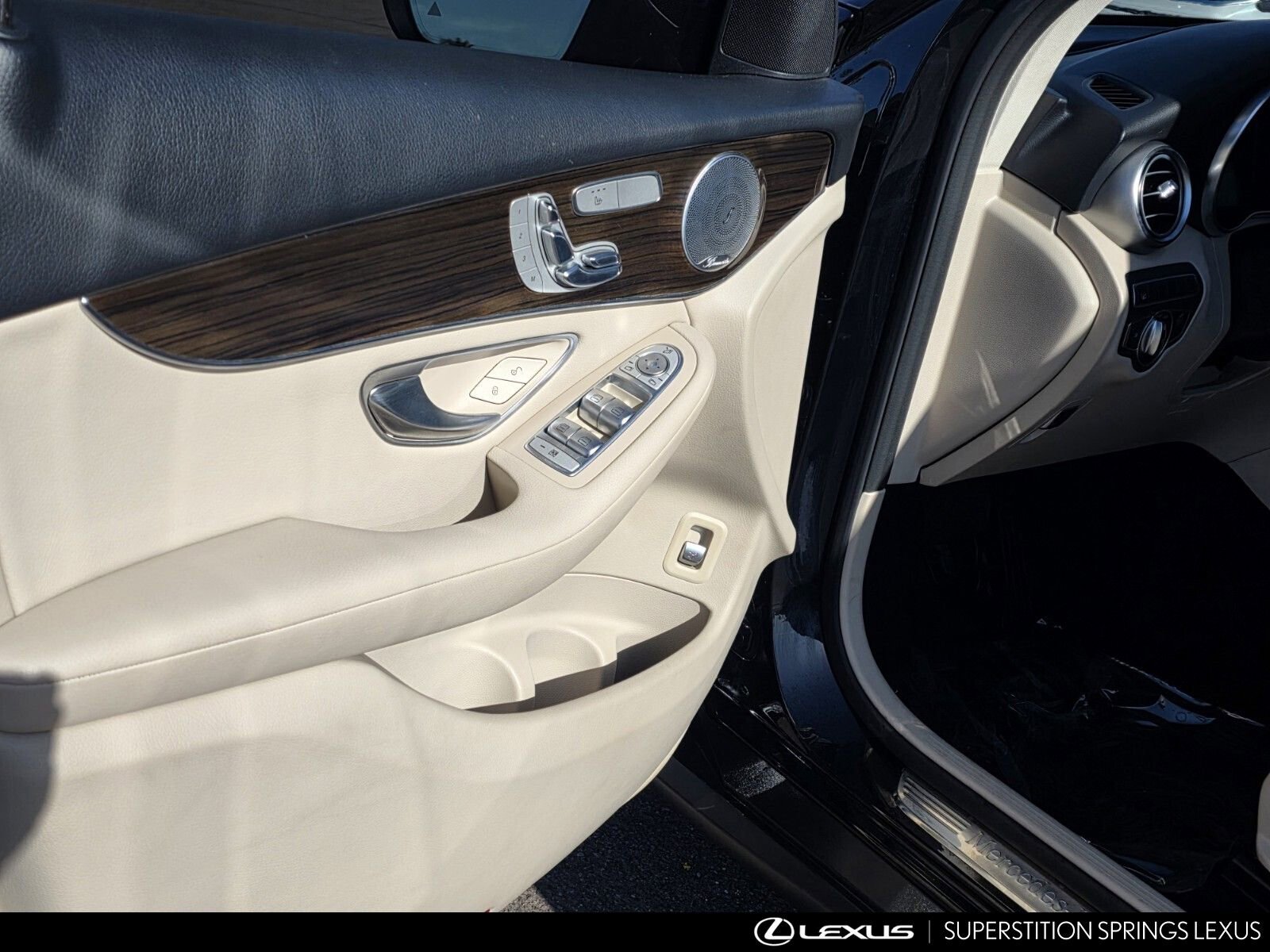 Used 2019 Mercedes-Benz GLC 300 4MATIC image 10