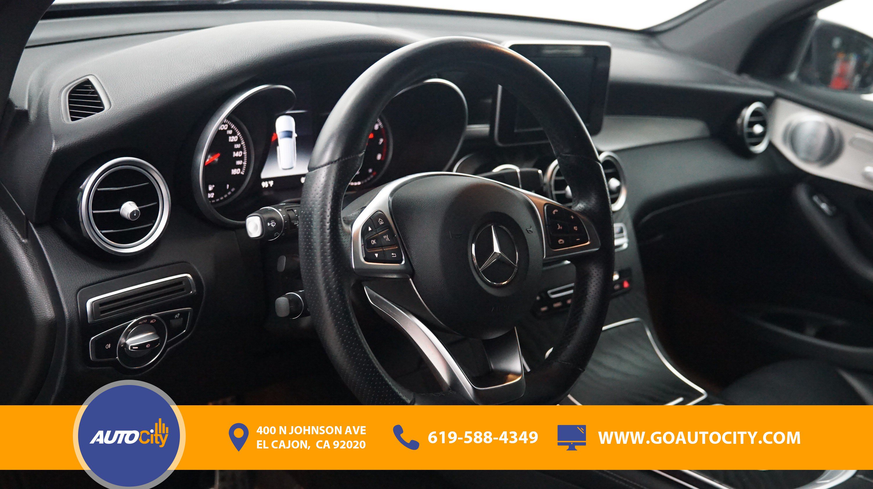 Used 2019 Mercedes-Benz GLC 300 4MATIC image 17