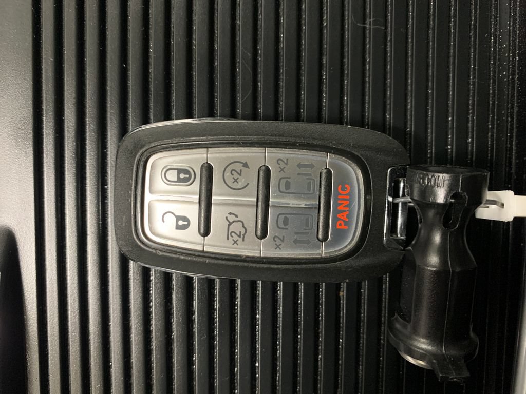 Used 2024 Chrysler Pacifica Touring-L FWD image 33