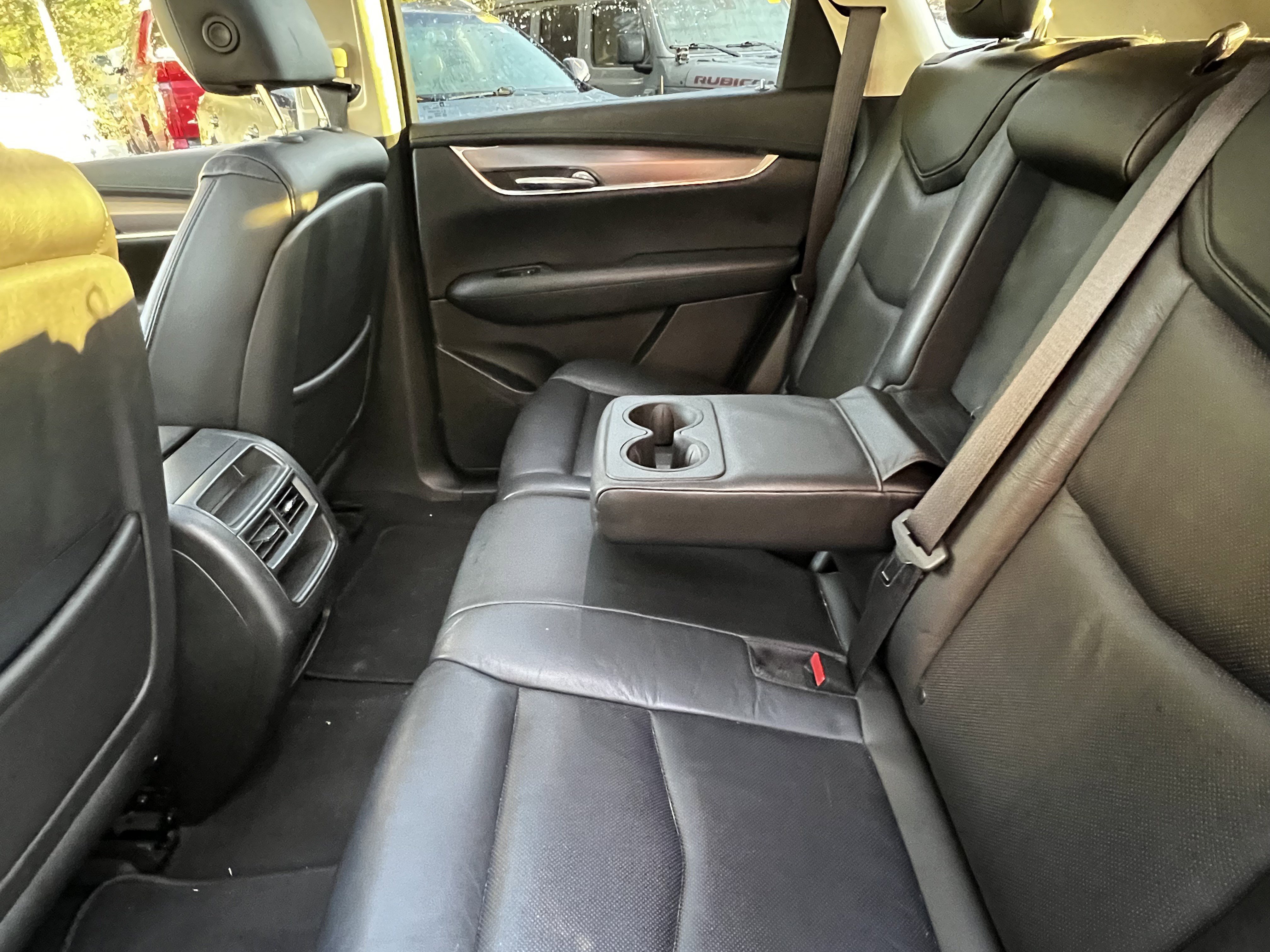 Used 2017 Cadillac XT5 Luxury image 32