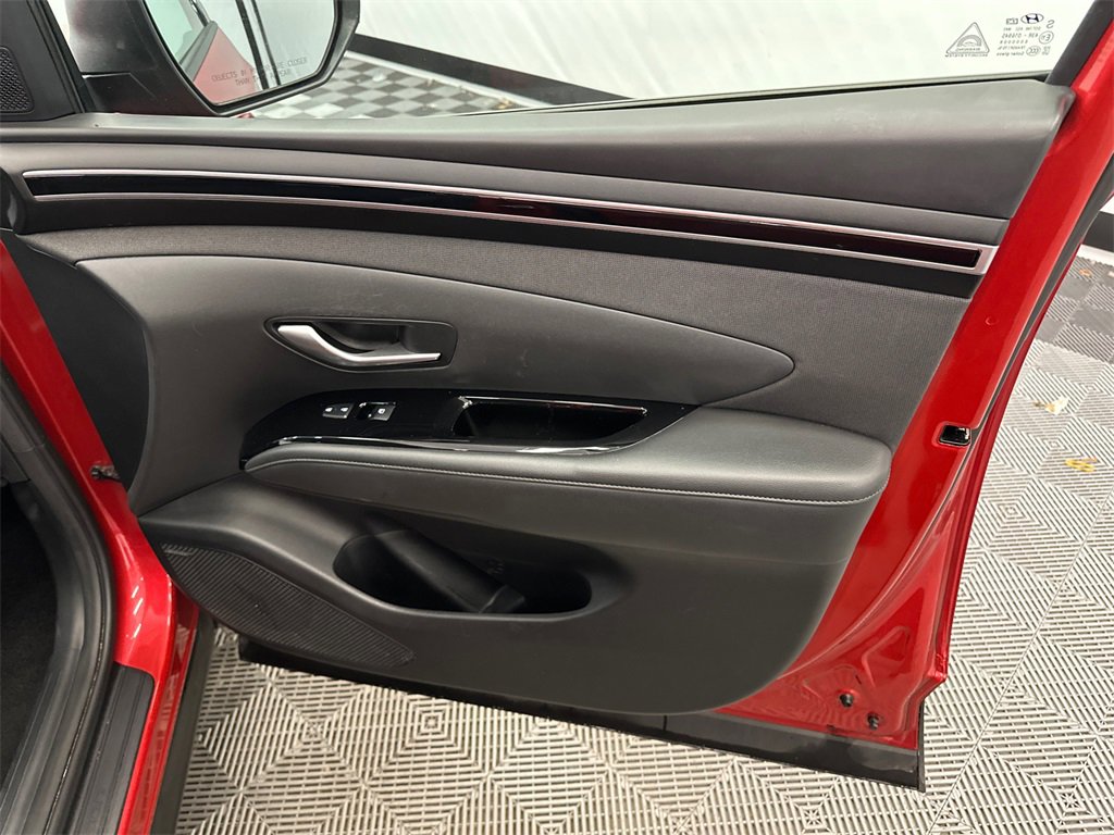 Used 2023 Hyundai Tucson Limited image 16