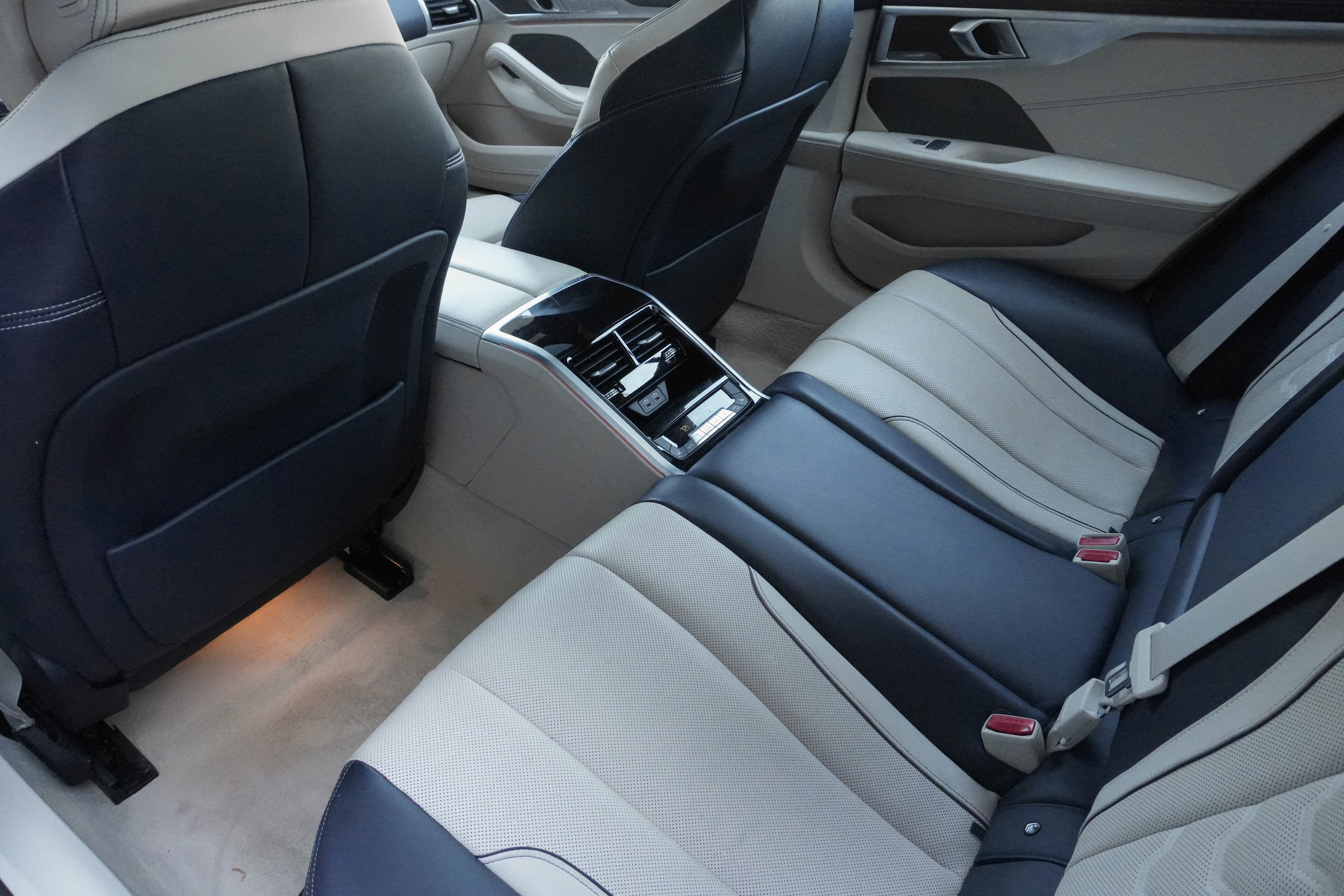 Certified 2023 BMW M850i Gran Coupe xDrive w/ M Carbon Exterior Package AWD/4WD image 33