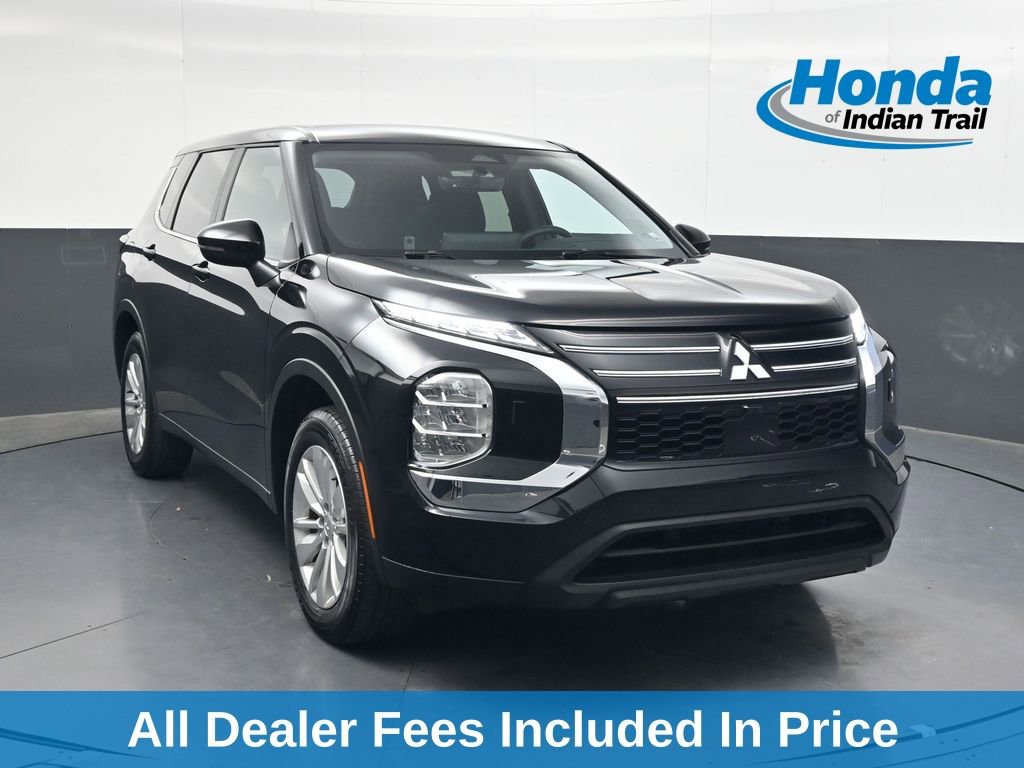 Used 2025 Mitsubishi Outlander ES AWD/4WD image 1