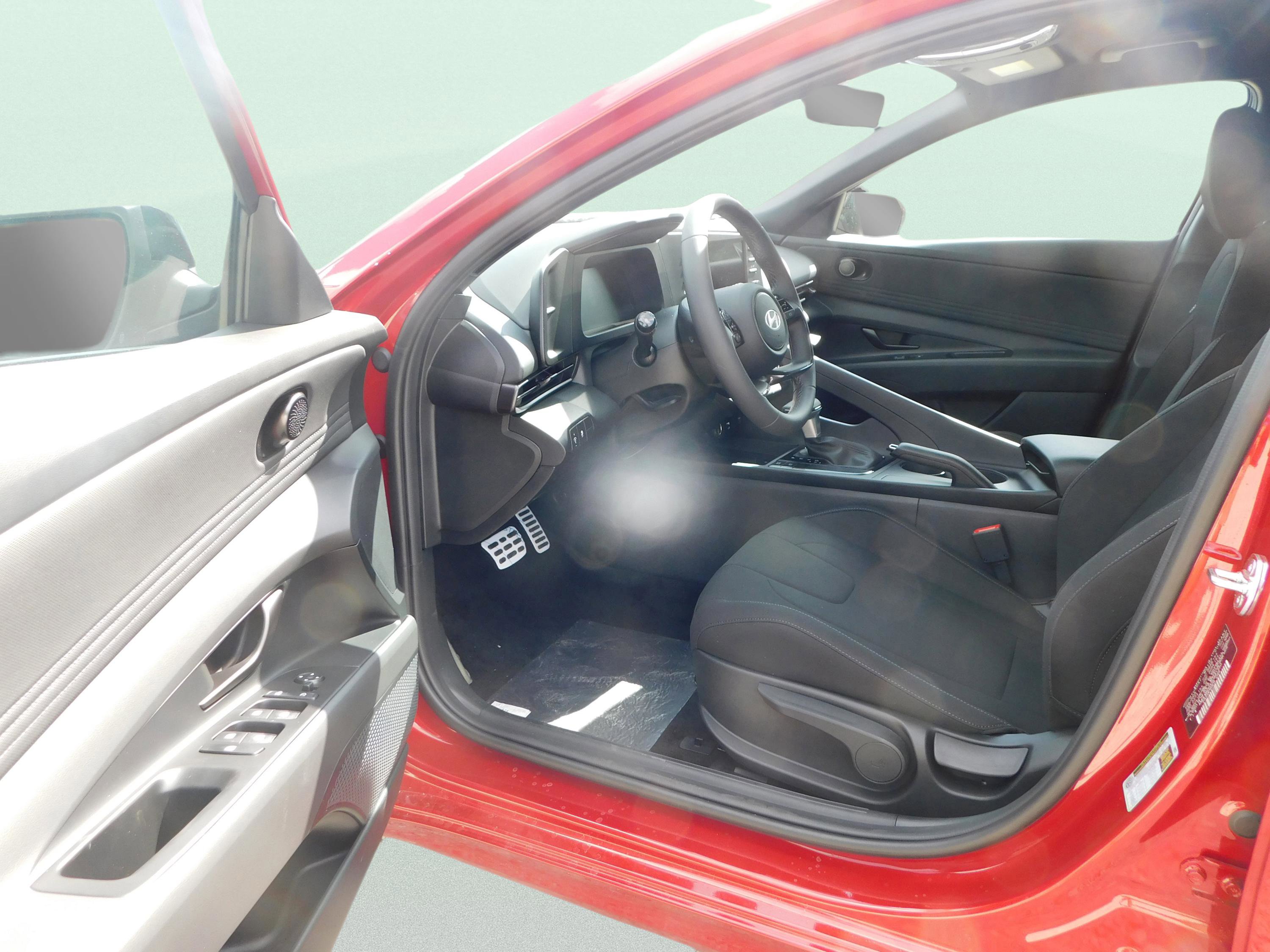 Certified 2025 Hyundai Elantra Sport image 10