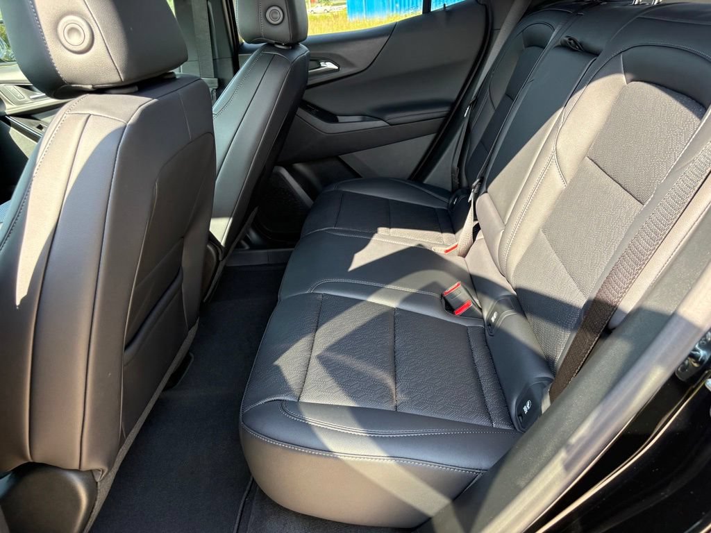 New 2027 Chevrolet Equinox LT w/ Convenience Package II FWD image 42