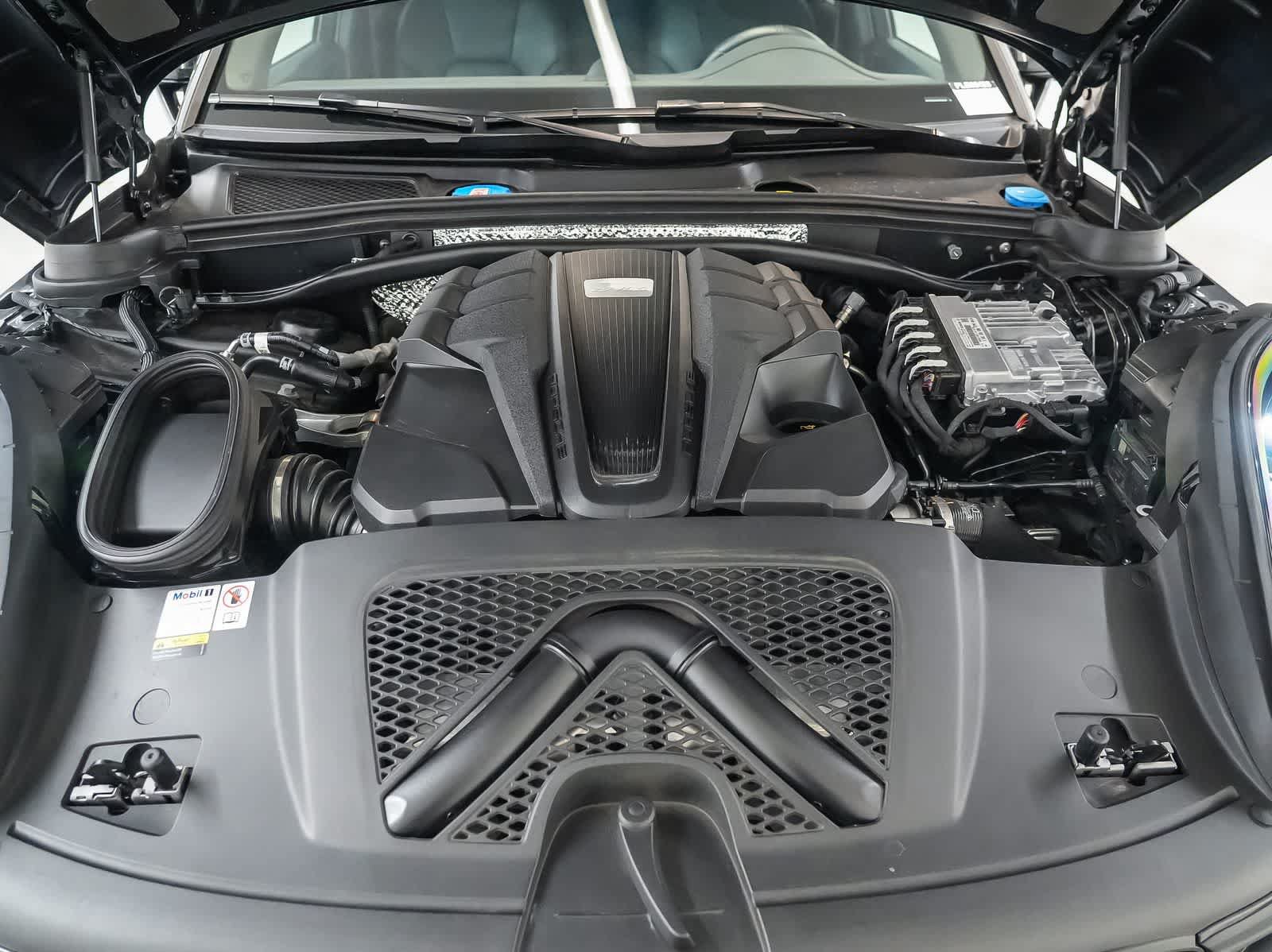 Used 2023 Porsche Macan S AWD/4WD image 32
