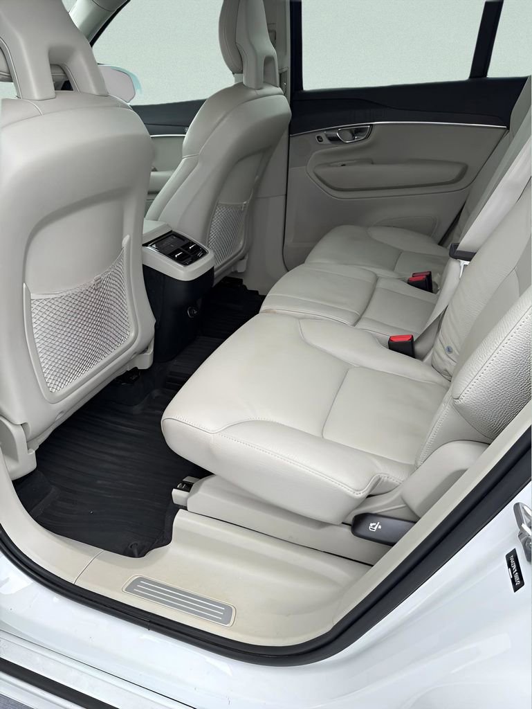 Used 2020 Volvo XC90 T6 Momentum w/ Protection Package Premier AWD/4WD image 9