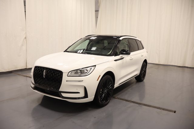 Used 2025 Lincoln Corsair Reserve w/ Equipment Group 202A image 4