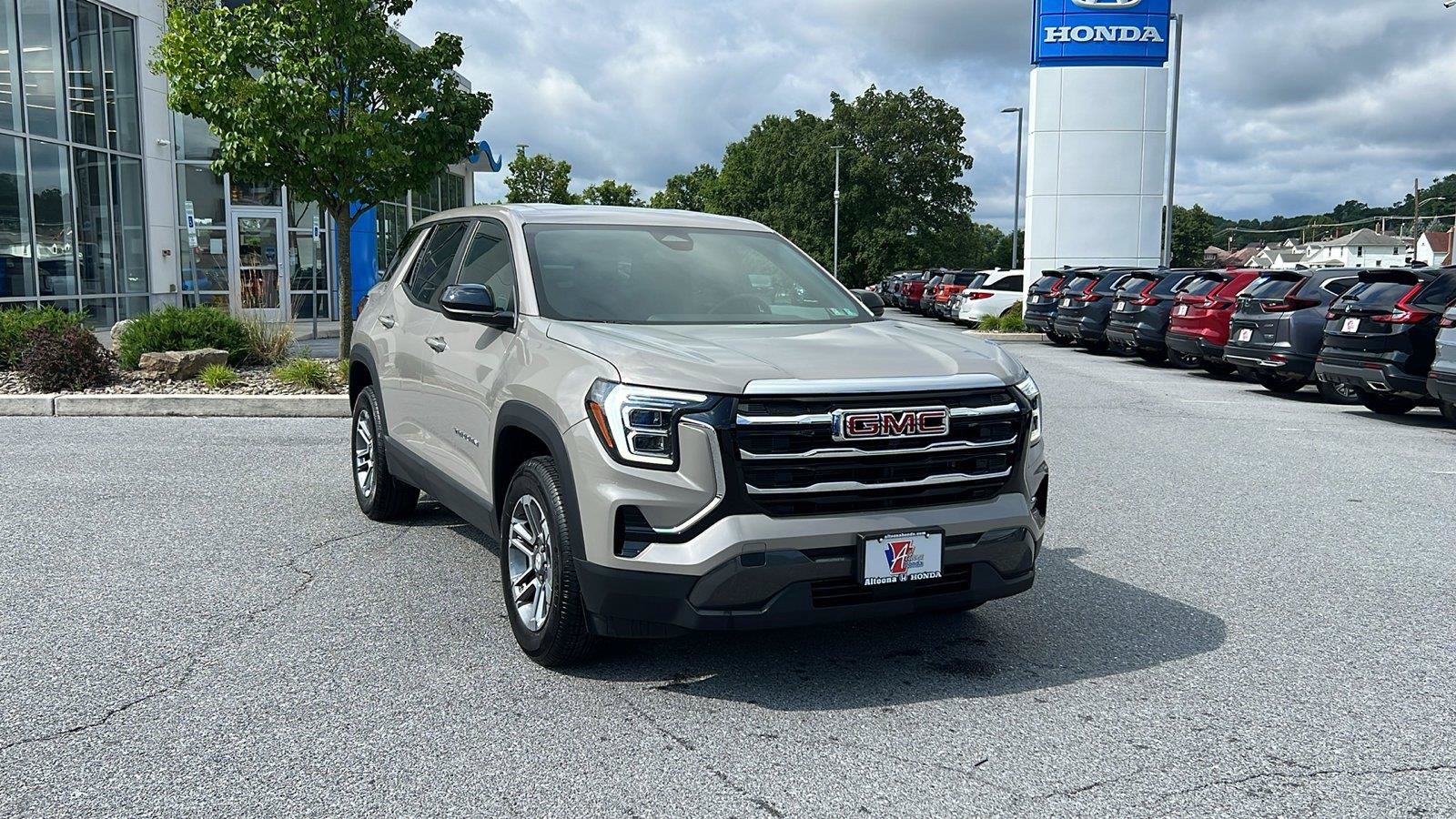 Used 2025 GMC Terrain Elevation