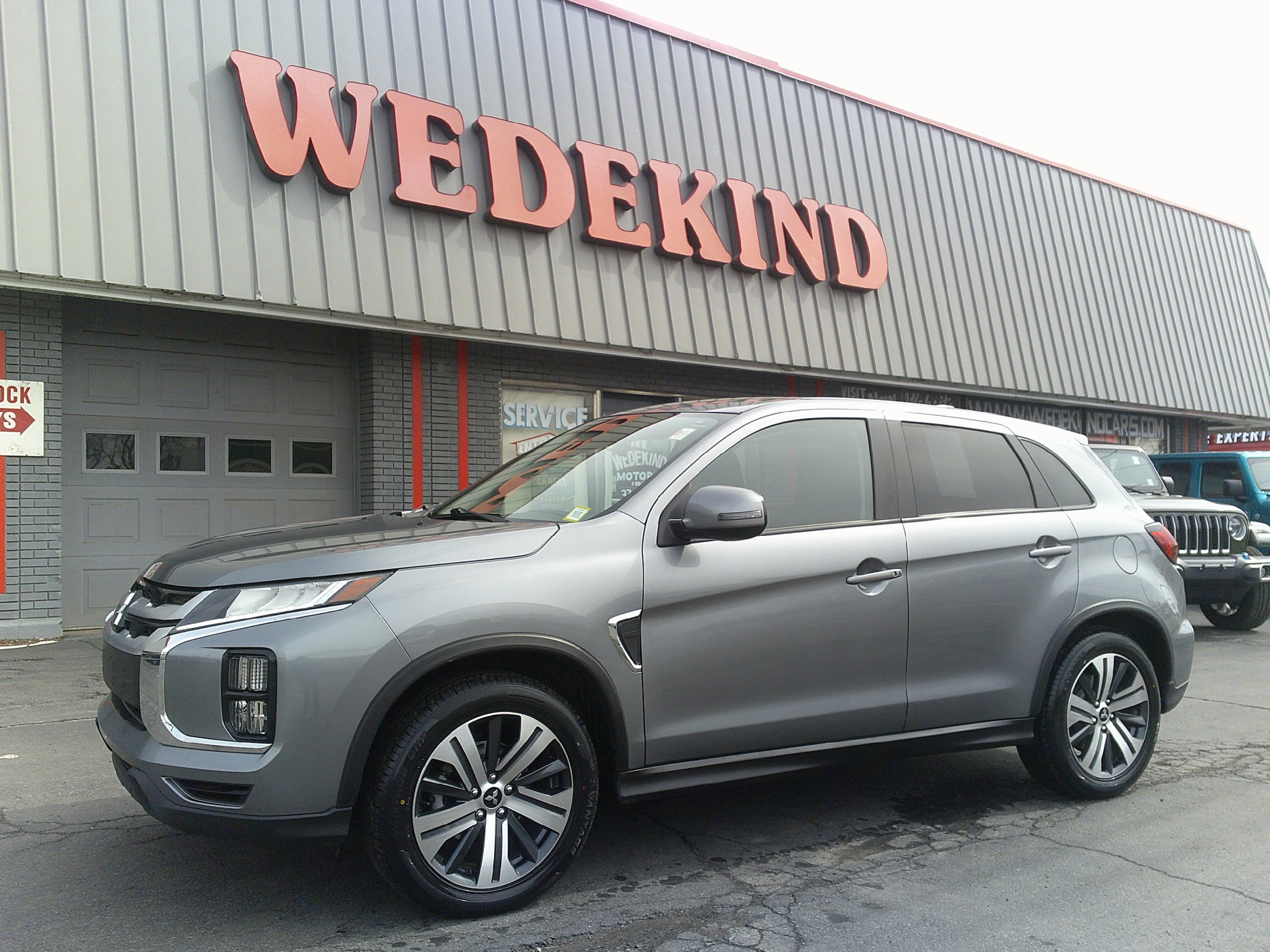 Used 2021 Mitsubishi Outlander Sport SE image 1