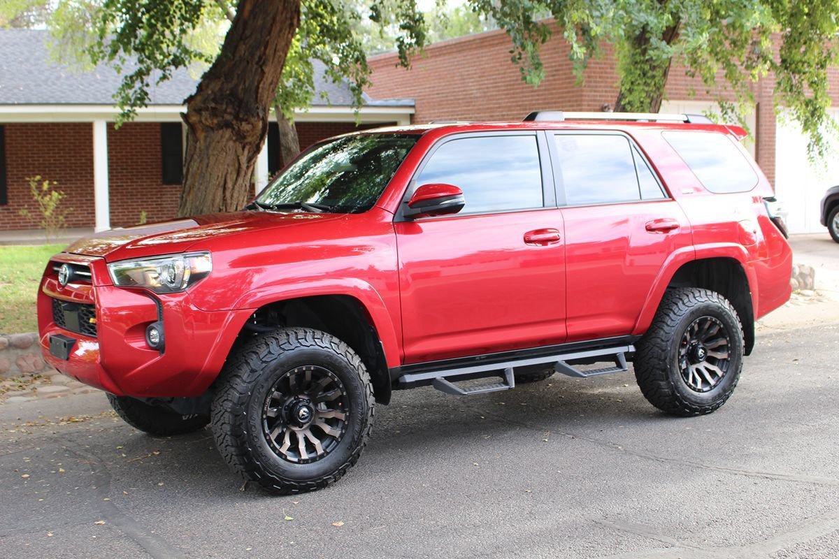 Used 2022 Toyota 4Runner SR5 Premium w/ Moonroof Package AWD/4WD image 40
